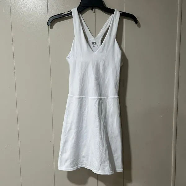 Alo Yoga Airbrush Real Dress XXS White V-Neck Racerback Tennis Mini Dress - Image 4