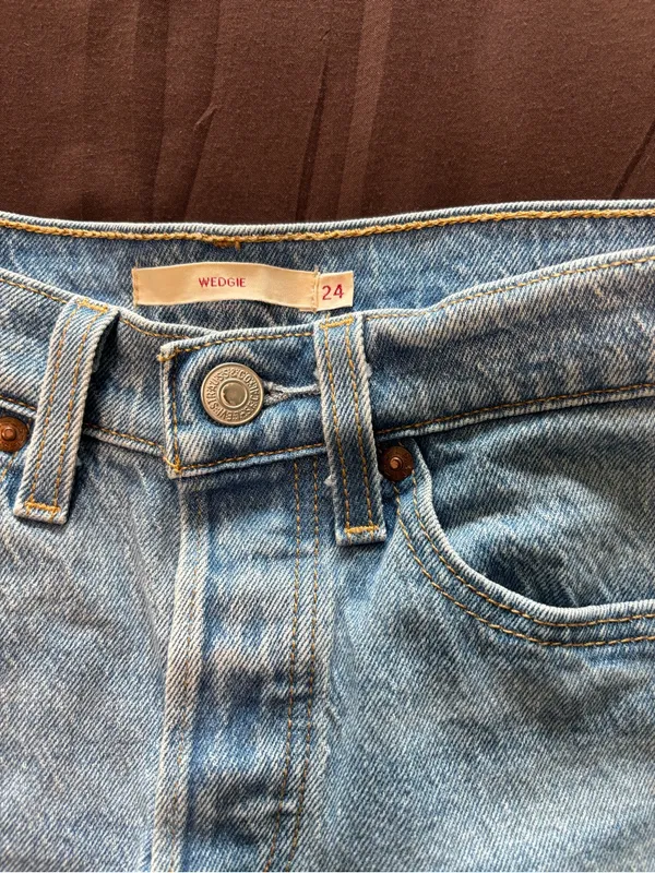 Levi's Women's High-Rise Light Blue Wedge Jeans - Image 5