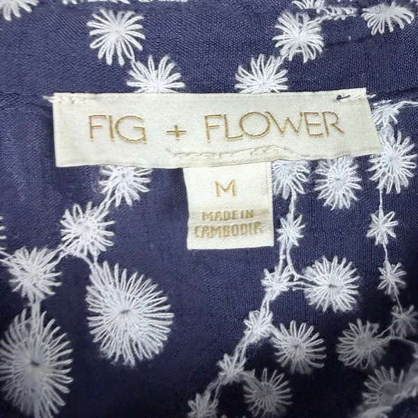 Fig + Flower Navy Blue White Embroidered Button Front Blouse Short Sleeve Medium - Image 6