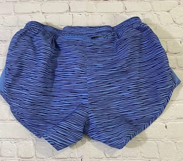 Nike shorts size medium - Image 2