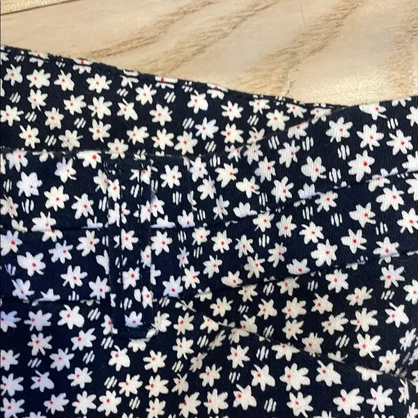 Navy blue and White floral Patterned Pants gap size 4 - Image 3