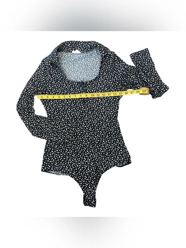 Women’s Black Floral Long-Sleeve Bodysuit Size M - Image 3