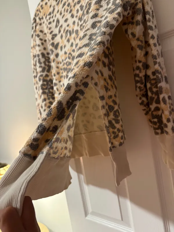 Aerie Women's Leopard Print Long Sleeve KnitWomen's - Image 4