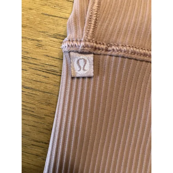 Lululemon Women’s Mauve Power Pivot Racerback Sports Bra Tank Size S - Image 2