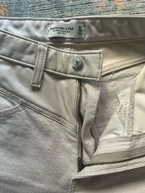 Abercrombie Jeans - Image 3