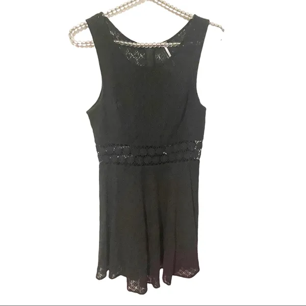Free People‎ Size 4 Black Fitted With Daisies Fit and Flare Dress - Image 2