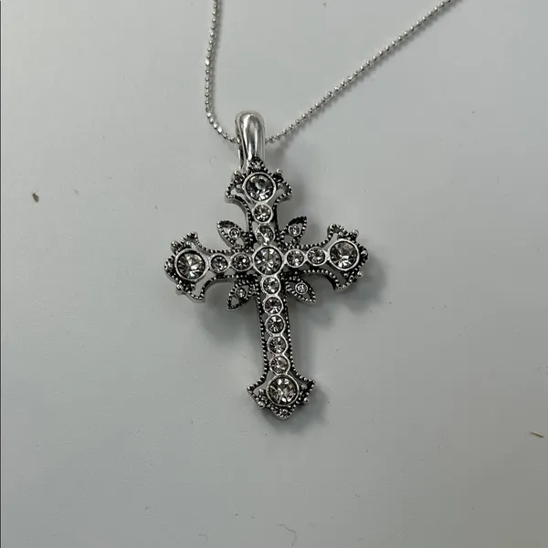 Elegant Silver Cross Pendant Necklace - Image 2