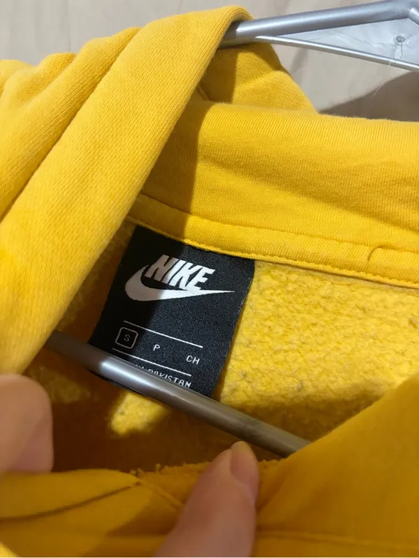 Nike sweatshirt - Image 2