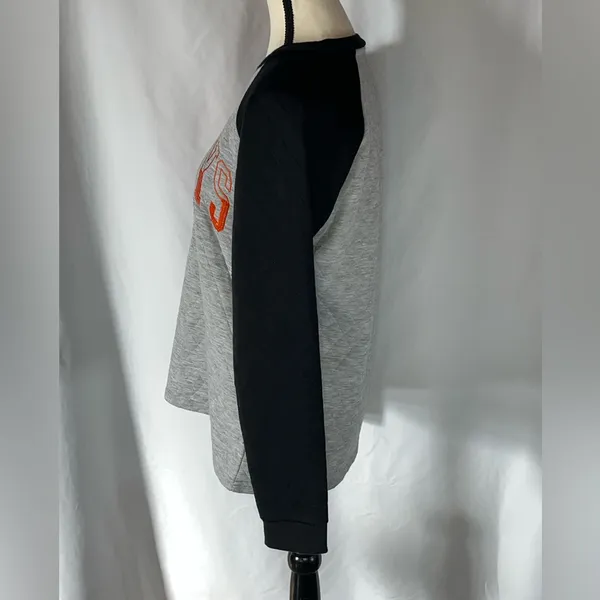 G-III 4Her Oklahoma State Cowboys Woman’s Quilted Sequin Raglan Shirt Medium - Image 4