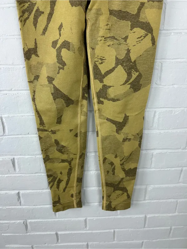 Gymshark Camo Print High Rise Athletic Leggings Size S - Image 4