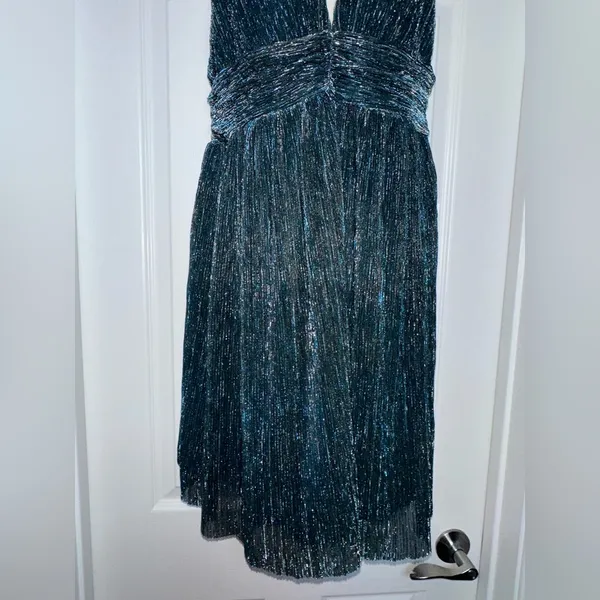NWT Crystal Sky Deep V-neck Pleated Sparkle Iridescent Women’s Cocktail Dress LG - Image 4