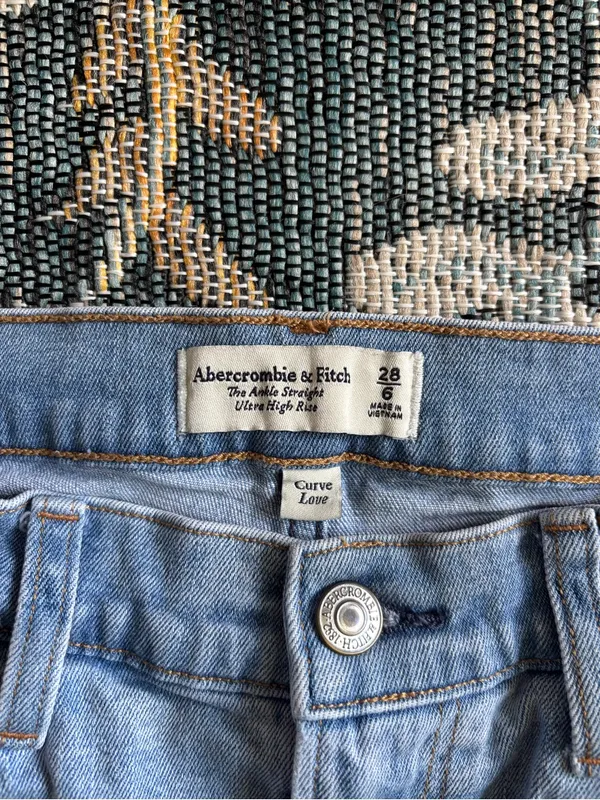 Abercrombie & Fitch Curve Love The Ankle Straight Ultra High Rise Jeans Size 28 - Image 3