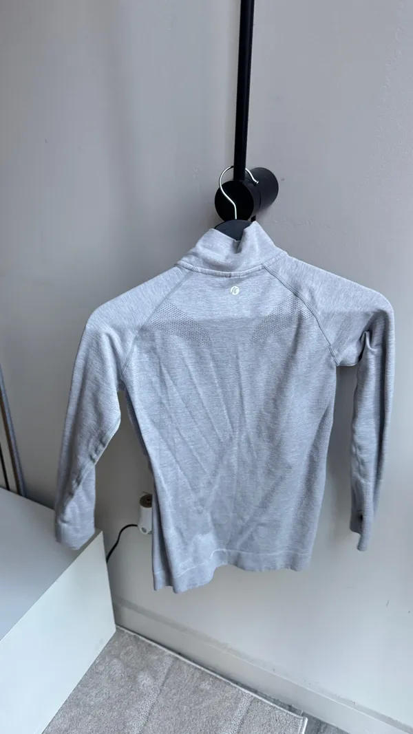 Ably long sleeve zip up workout top Gray - Image 3