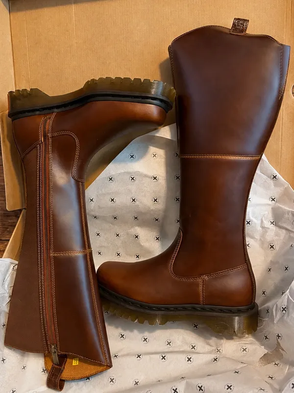 Dr. Martens Amaayah Hi Butterscotch Leather Knee High Boots Size 8 NIB - Image 6