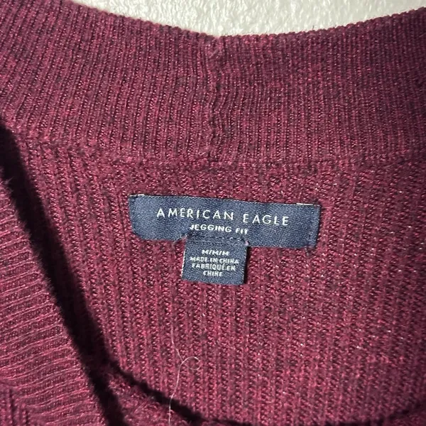 American Eagle Women Burgundy Red Jegging‎ Fit Knit Sweater size M. - Image 3