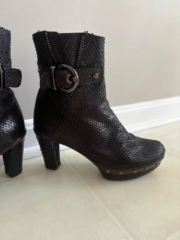 Stuart Weitzman Boots Size 8 - Image 2