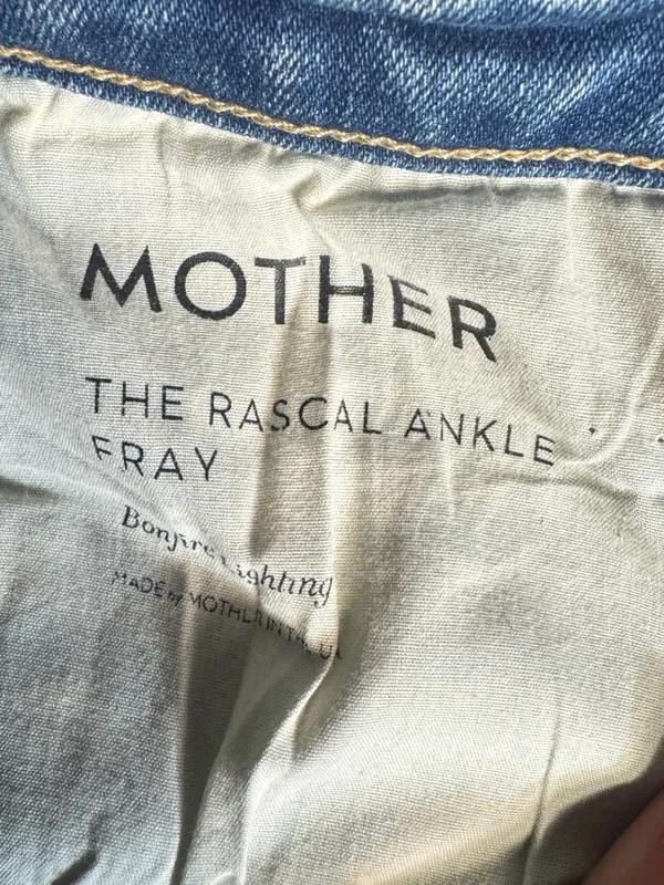 MOTHER The Rascal Ankle Fray Denim jeans size 30 - Image 7