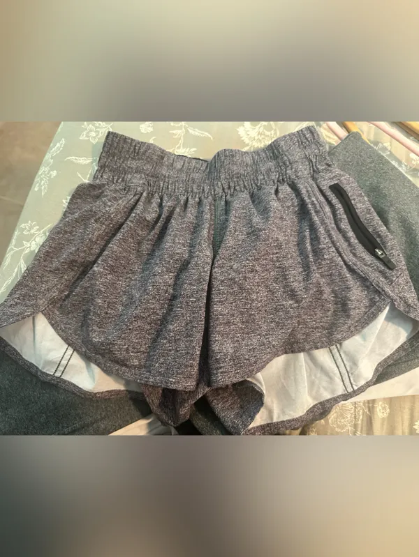 Lululemon Tracker Short V *4"Heather Lux Multi Black - Image 2