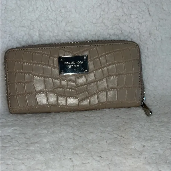 Michael‎ Kors Tan Crocodile-Embossed Wallet Luxurious Design - Image 3