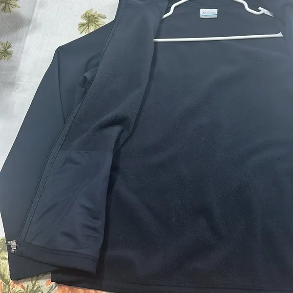 Columbia navy blue zip up softshell jacket with pockets size XL - Image 5