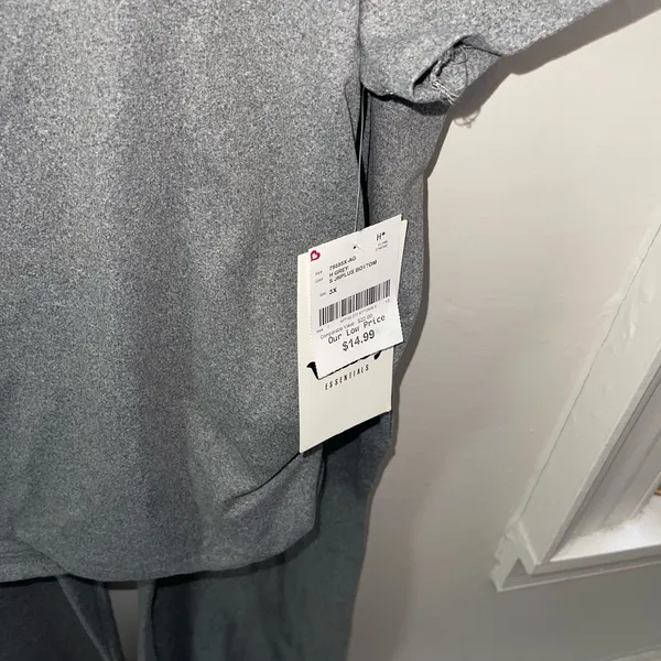 NWT Gray Two-Piece Lounge or Pajama Set by Vine & Valley Essentials Sz 3X/Medium - Image 5