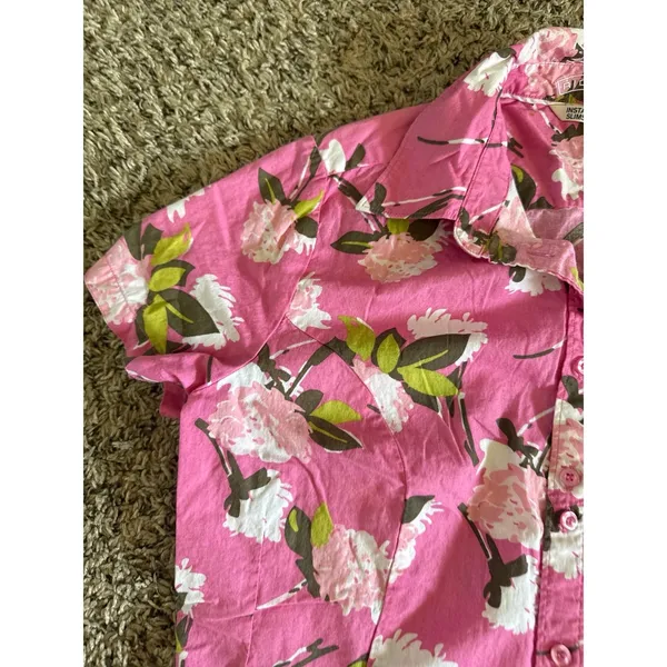 Rider Women's Pink Floral Short Sleeve‎ Button Down Blouse Size Medium - Image 4