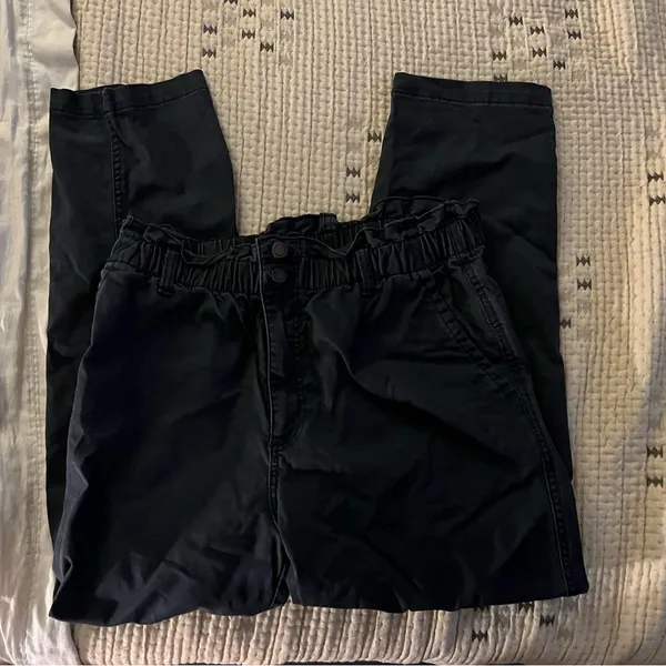 Universal Threads Black Denim Jogger Style Jeans - Image 3