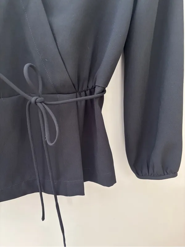 J.Crew Drapey Crepe Faux Wrap Top Blouse Black Size 8 Tailored Elegant Office - Image 8