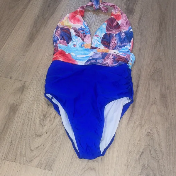 2/$30 Tropical halter tummy control swim suit size M - Image 4