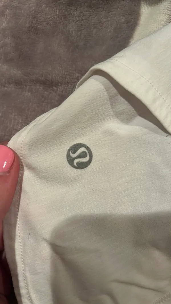 Lululemon White  2.5 Speed Up Short - Image 4