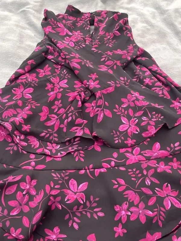 Parker Purple Floral V-neck Flounce Dress Size L - Image 9
