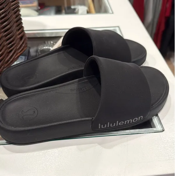 Lululemon Women's Restfeel Slide size 8 - Image 3