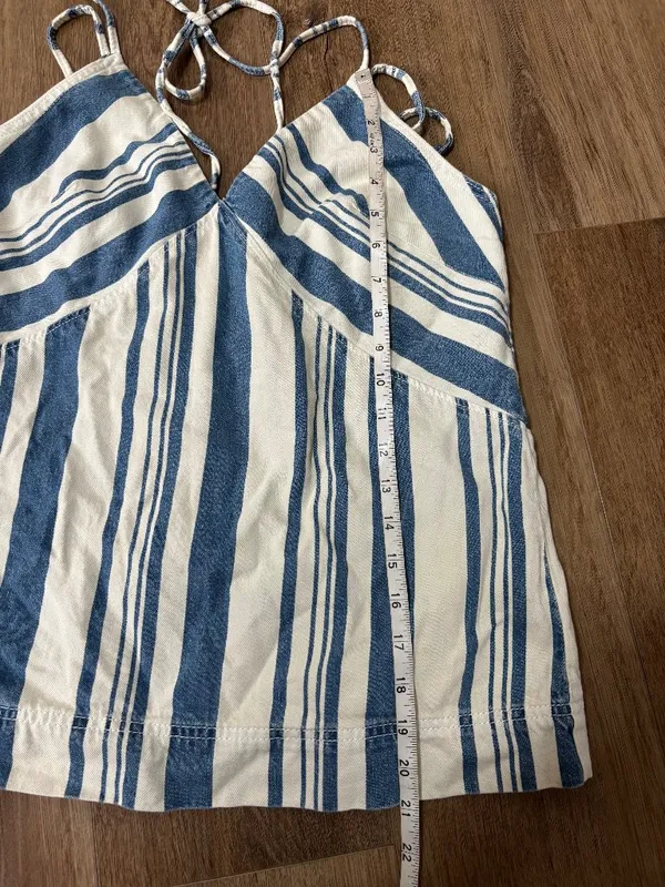 Universal Threads Blue and White Striped Top - Size Small - Image 6