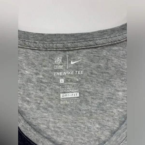 Nike Gray and Black Short Sleeve Tee - Image 3