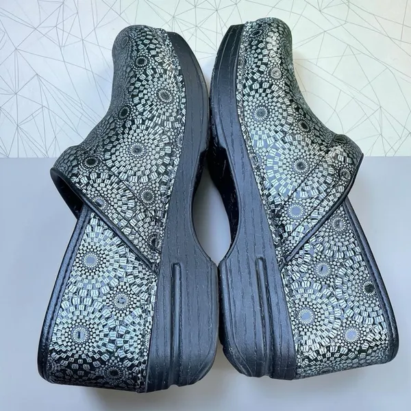 Dansko Pro XP Mandala Patent Leather Professional Clogs EU39 US 8.5 Black Silver - Image 6