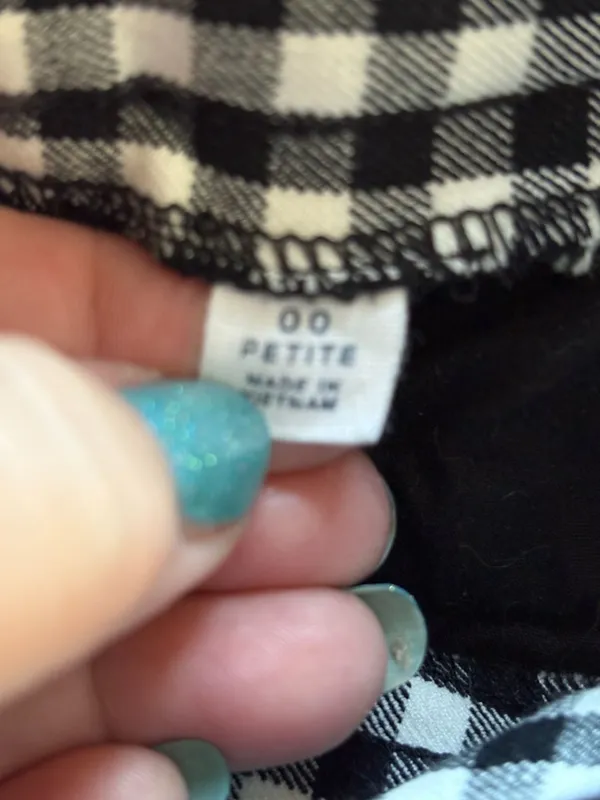 GAP Classic Gingham Flat-Front High Rise Side-Zip Shorts Size 00 Petite - Image 4