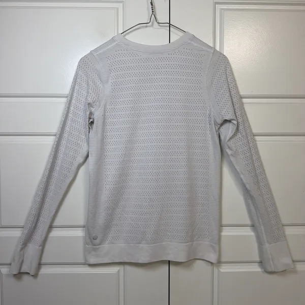 Lululemon Swiftly Tech Long Sleeve Women 4 Light Gray Perforated Mesh Top - Image 5