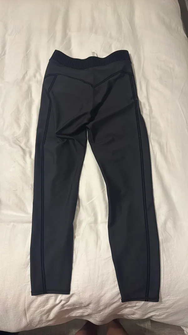 Alo Yoga Leggings - Image 7