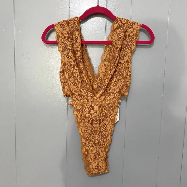 NEW Free People HAH Brown Sugar Cut to the Chase Lace V-neck Boho Bodysuit XS - Image 4