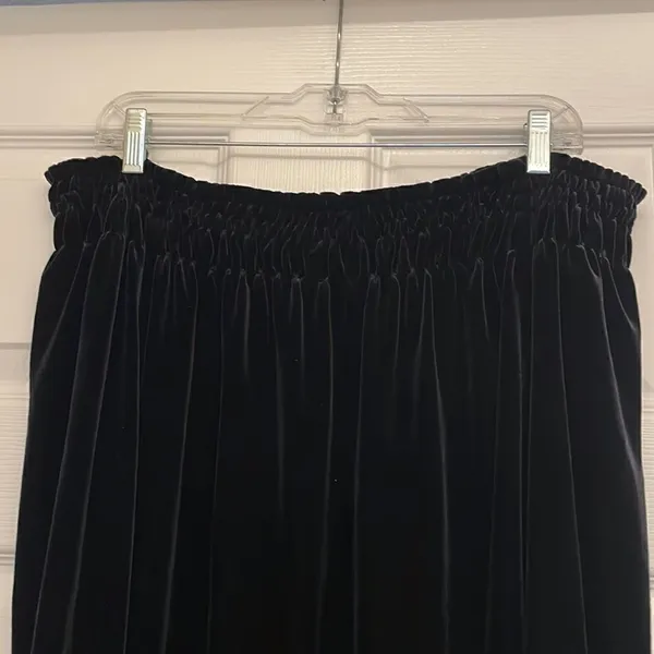 ✨Motherhood Maternity Black Velvet Long Sleeve Off the Shoulder Top - Image 3