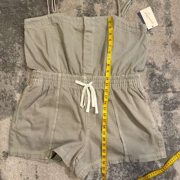 NWT Universal Thread Women's Khaki Green Romper - Image 6