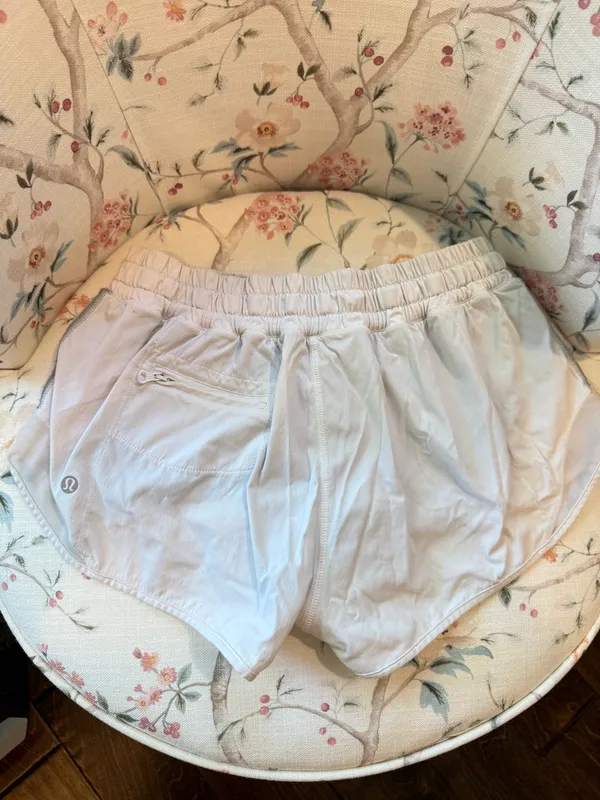 Lululemon Hotty Hot Shorts - Image 4