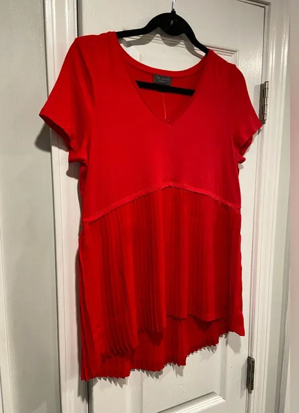 The Limited NWT Size L Red Short Sleeve V Neck Pleated Hem Flowy Tunic Stretch Top - Image 5