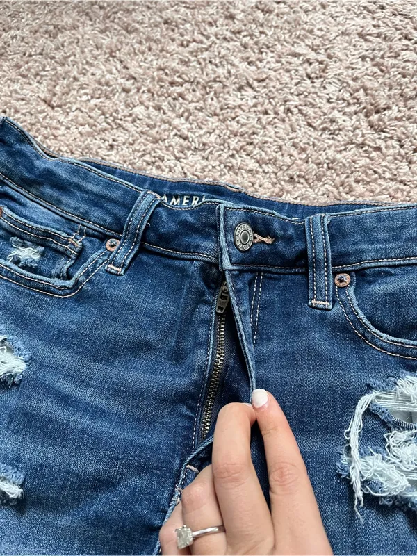 American Eagle High Rise Denim Shorts - Image 3
