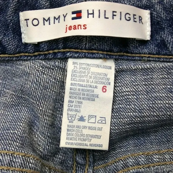 TOMMY HILFIGER Straight Cut Women’s Sz‎ 6 Light Wash Jeans button fly 5 pockets - Image 5