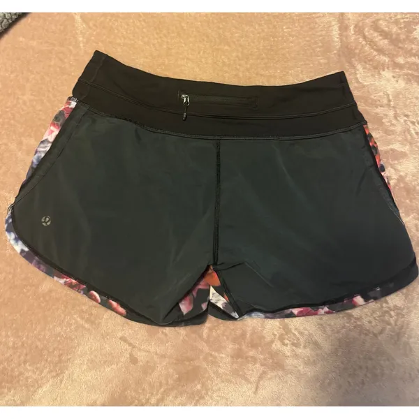 Lululemon Speed Up Shorts Size 6 Floral Black Multi Running Training Workout - Image 2