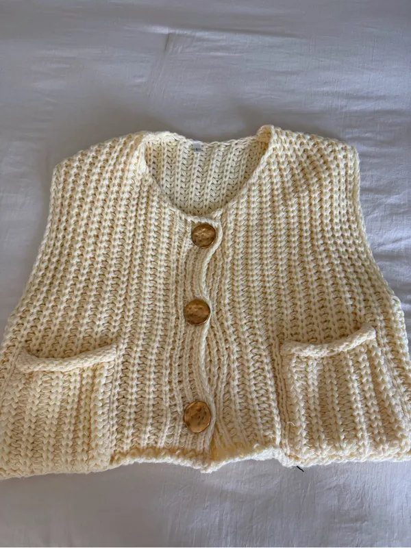 Yellow chunky knit sweater vest Size L - Image 2