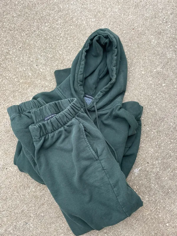 Brandy Melville dark green sweatpants and hoodie  - Image 2