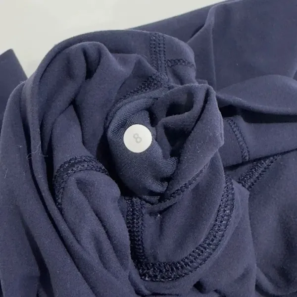 Lululemon Athletica capri leggings EUC - Image 3