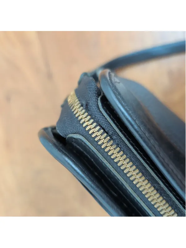 Vintage Dooney & Bourke Black on Black AWL Shoulder Bag - Image 7